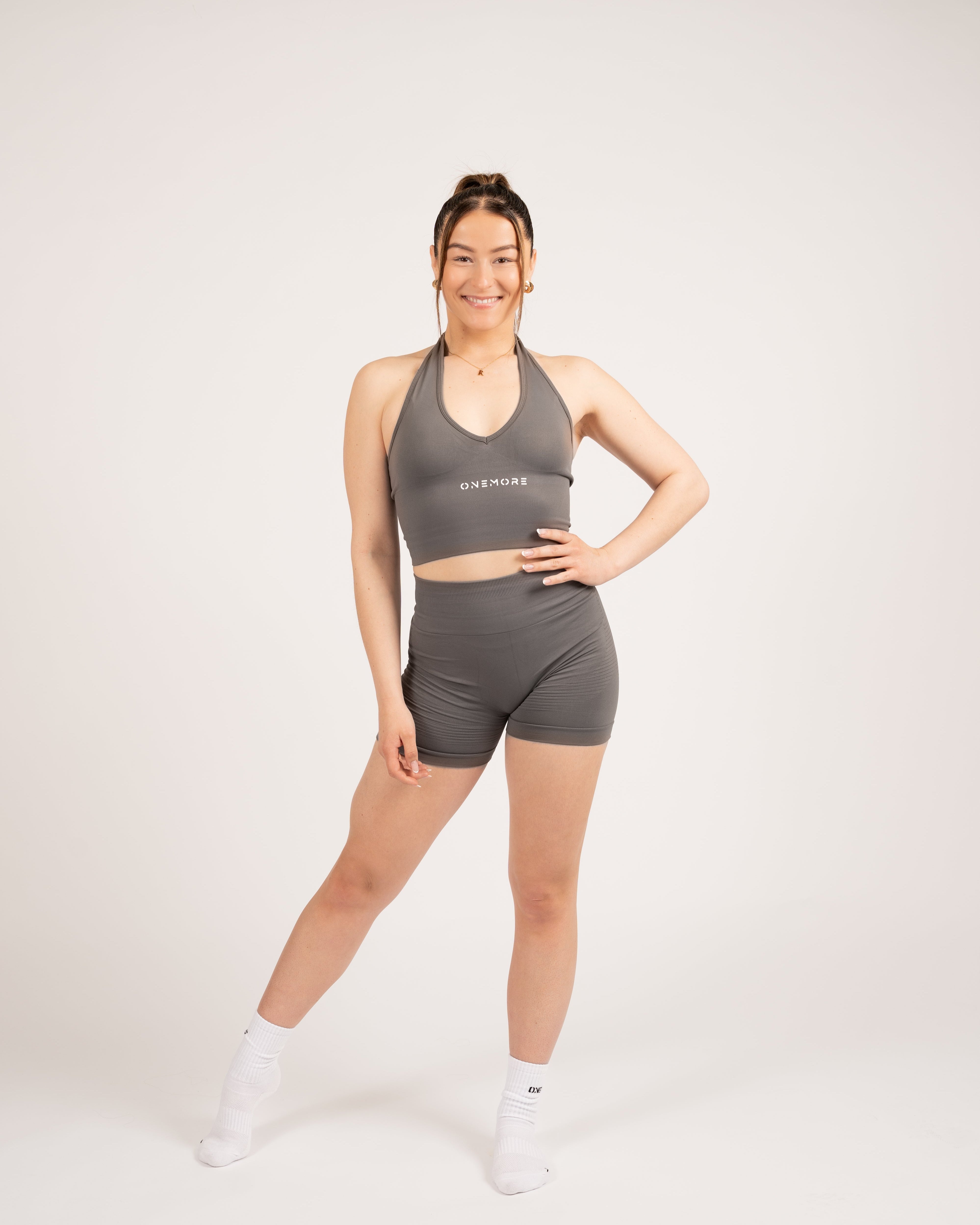 Serenity - Seamless Scrunch Short Misty Grey